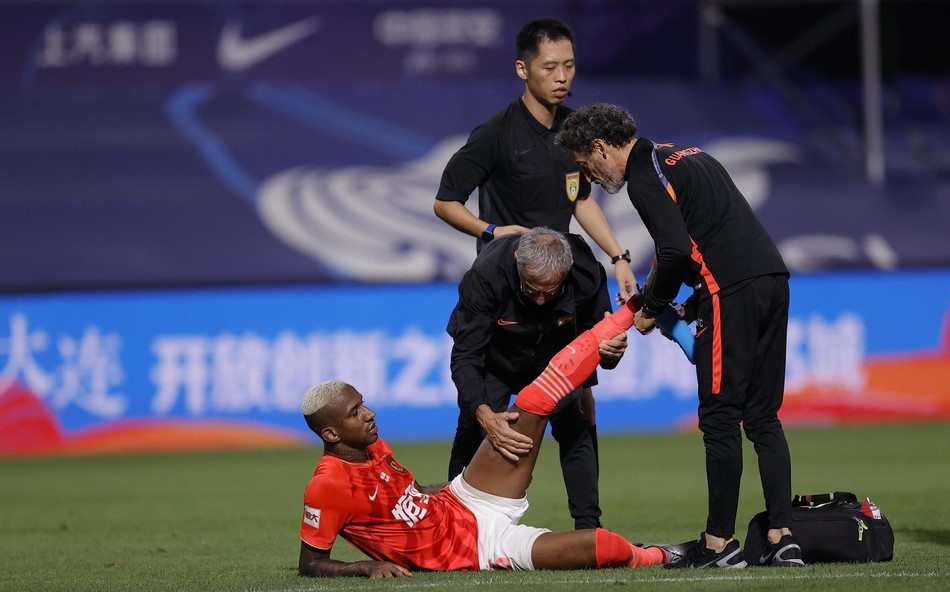 徐亮和郑智谁更厉害,恒大郑智任意球