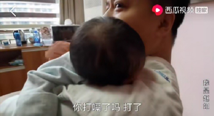 产后妈妈的崩溃有谁能真正理解,产后妈妈哭了