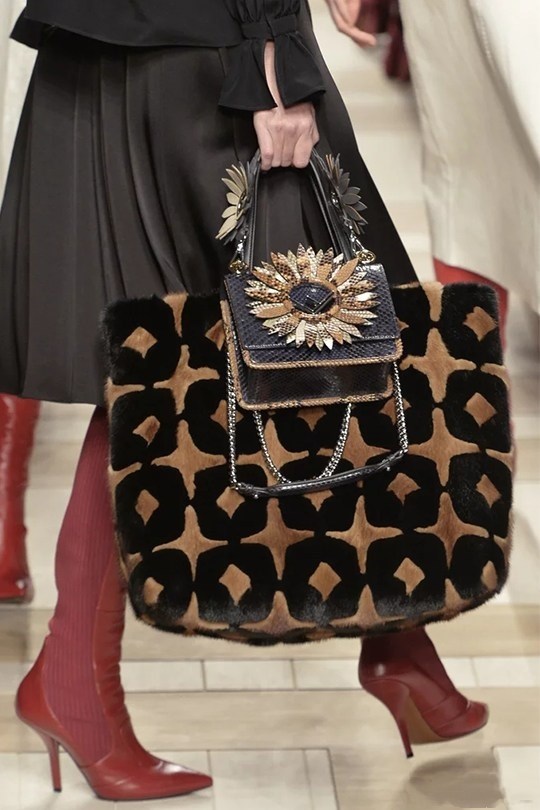 一个包解决不了的问题,一个包搞定不了的事情