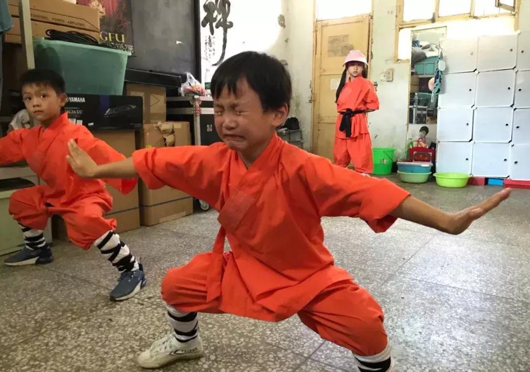 带孩子徒步穿越戈壁无人区,带女儿进沙漠的乐嘉