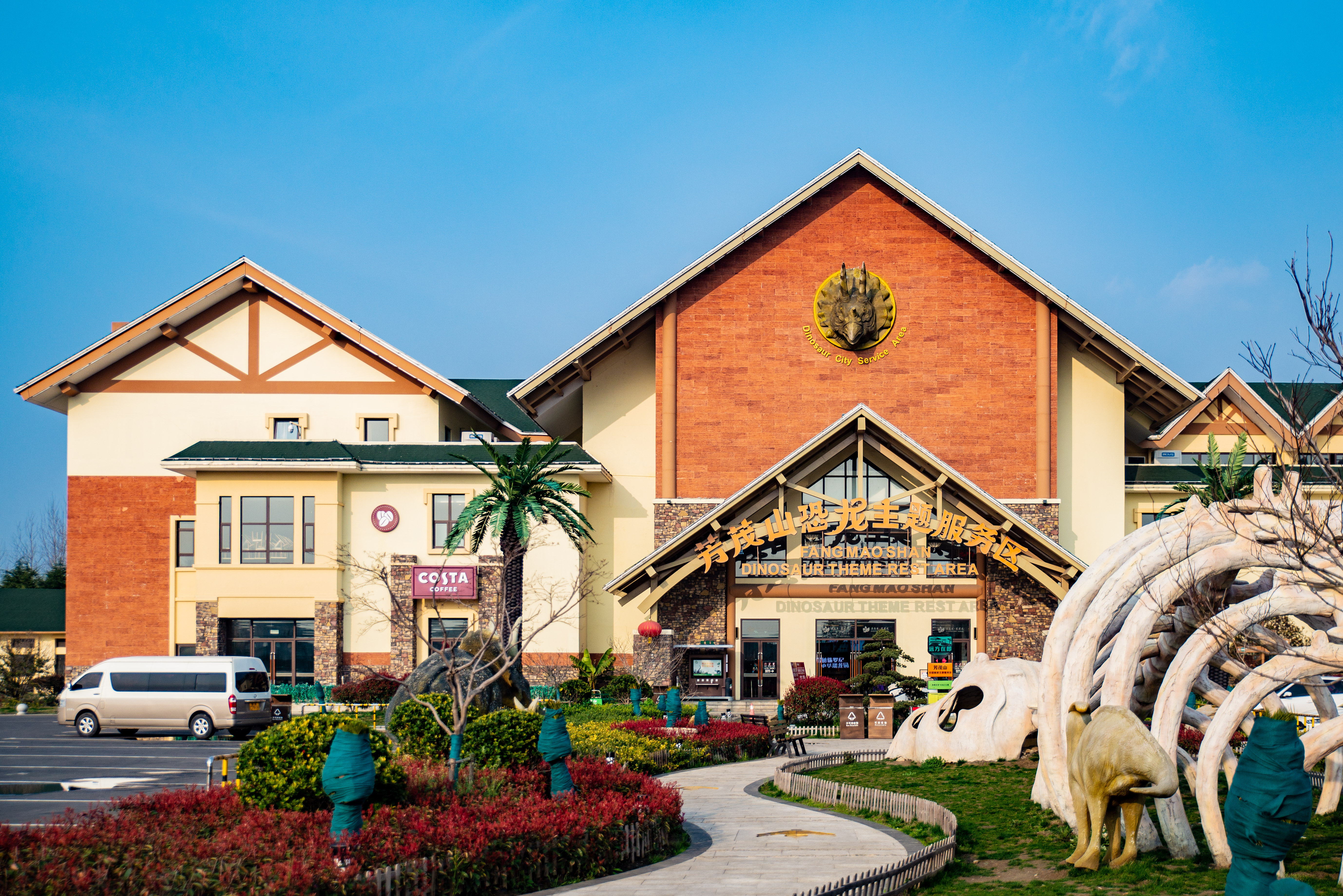 江苏常州网红服务区，春节往返车辆稀少，厕所成亮点