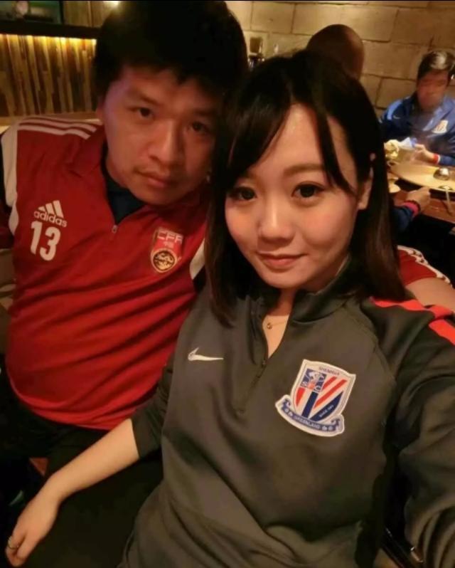 足球运动员喜欢的女孩,喜欢足球的女孩