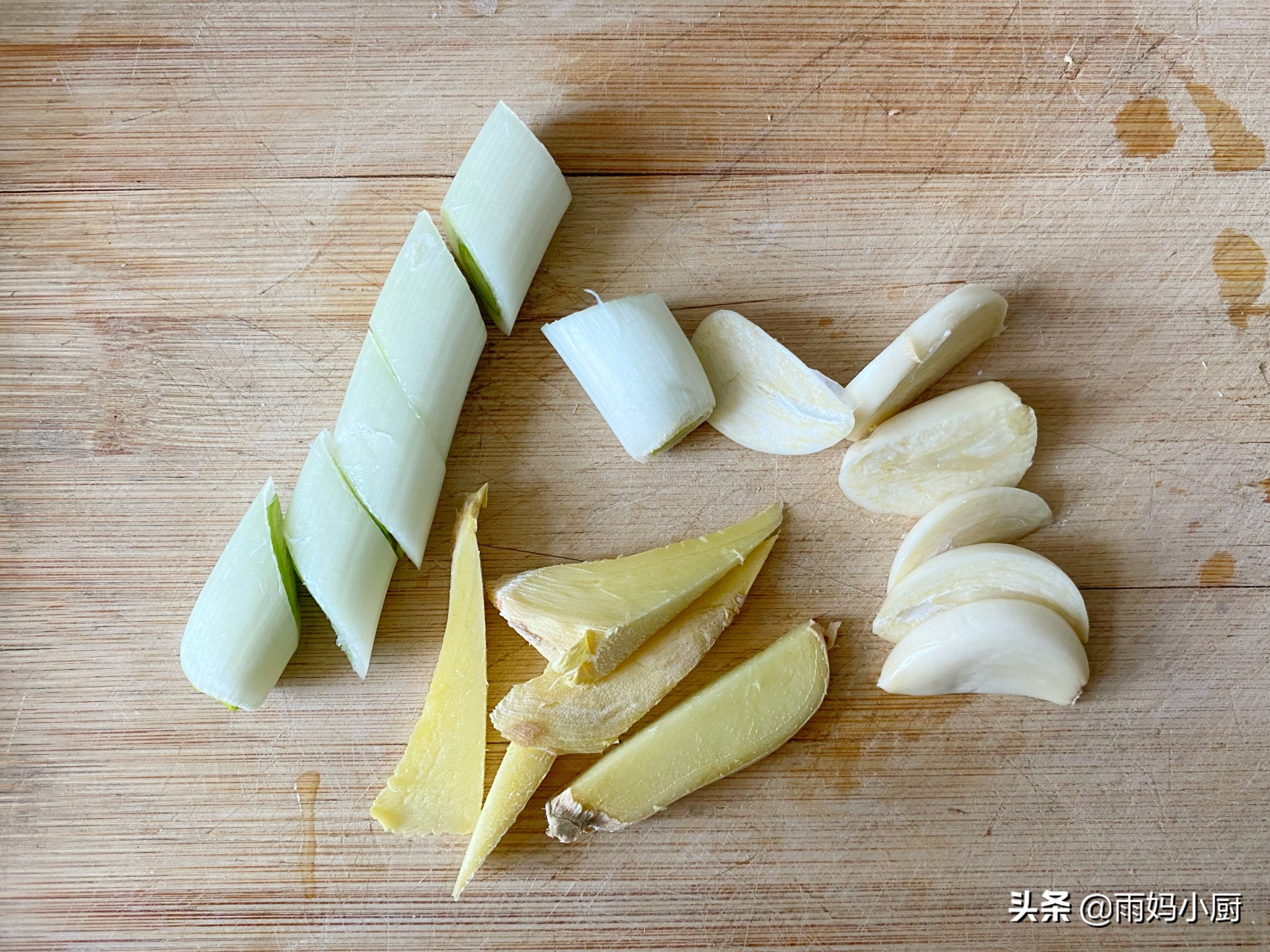 海带结煲排骨汤的做法大全,海带结炖排骨汤怎么炖最好喝