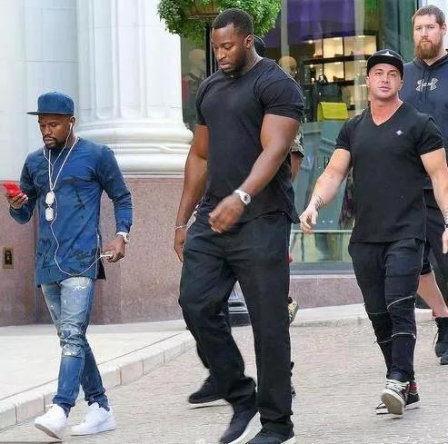 梅威瑟保镖一年收入,梅威瑟巅峰保镖