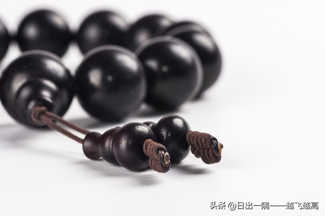 檀香手串佩戴禁忌,檀香手串怎么盘玩