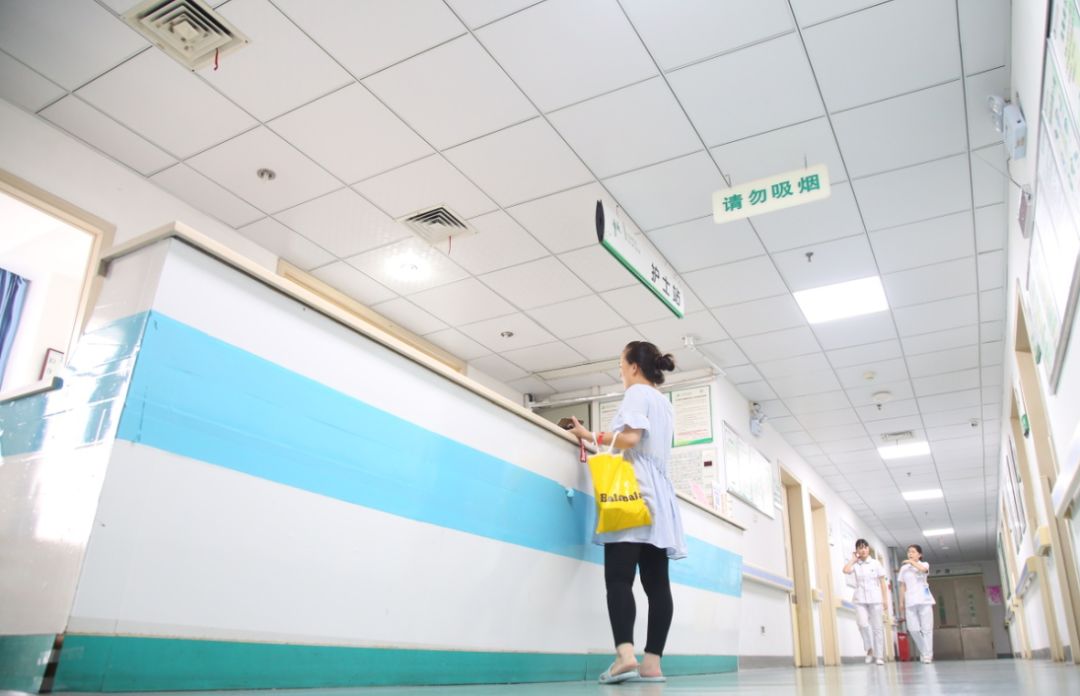 男生体验生孩子的痛,生孩子问一句疼不疼