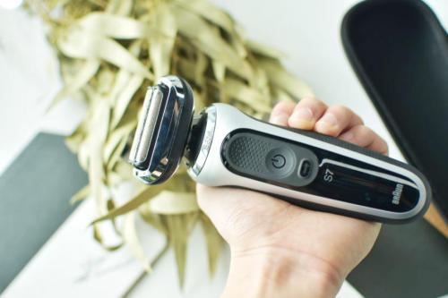 旋转和往复式剃须刀哪种最好用,不吹不黑客观深度解析