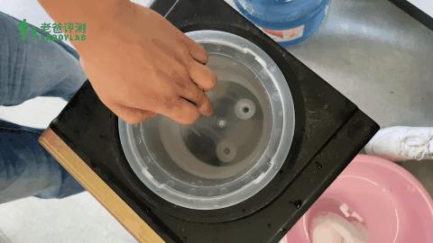 饮水机里面的污垢怎么清洗最干净,清理饮水机水污垢的小诀窍