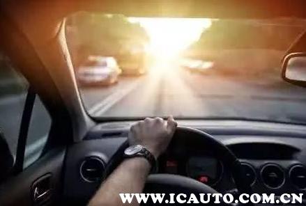 车子怠速抖动有什么危害,车子怠速调高有什么危害