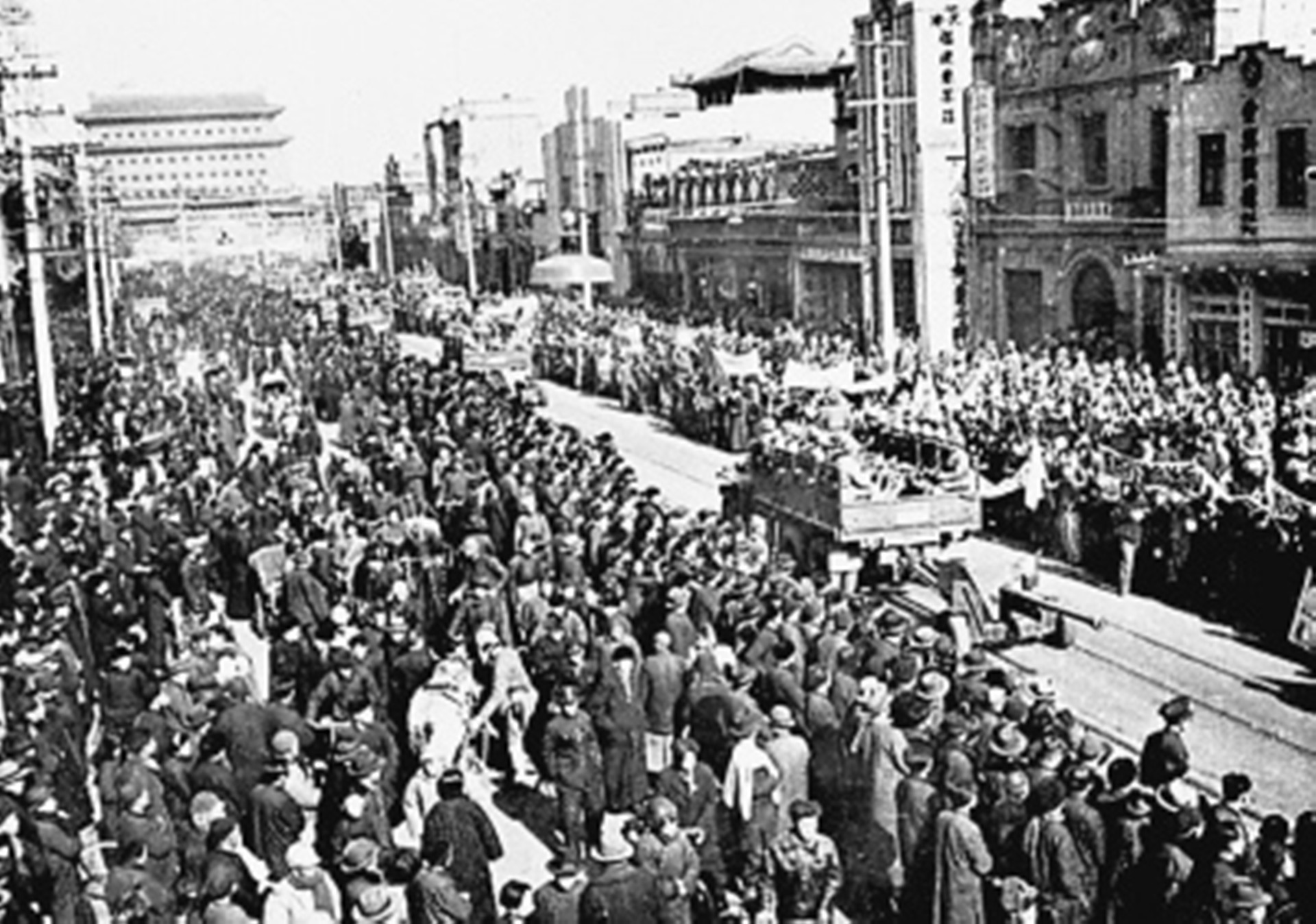 三大战役，毛主席用兵如神，197封电报赢了坐专机指挥的蒋介石