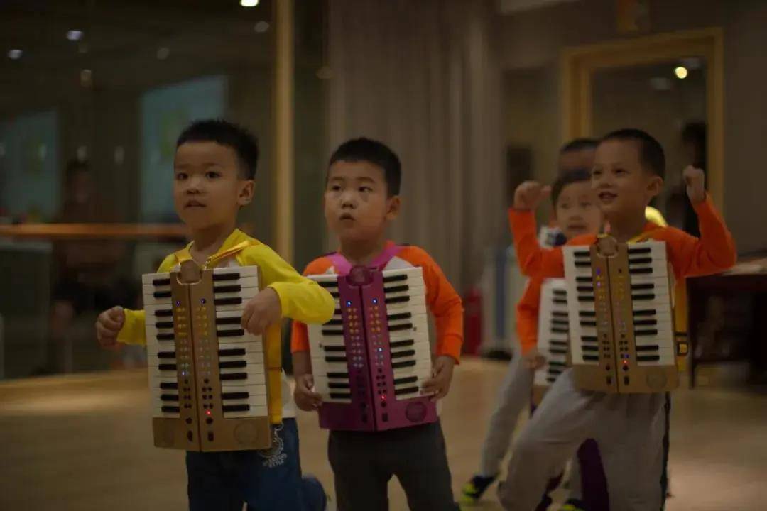 中央音乐学院周海宏教授音乐启蒙研发课程“亮相琴星”