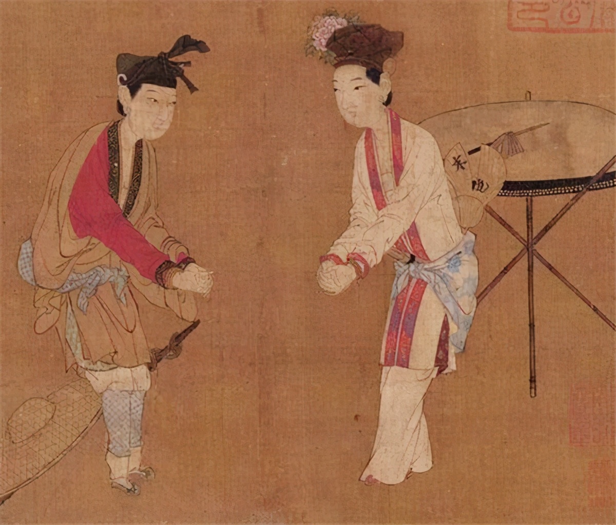 15岁女子靠三寸金莲嫁入豪门,她15岁靠三寸金莲嫁入豪门