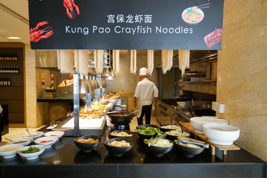 上海扬子江丽笙小龙虾自助餐,上海市扬子江万丽酒店地址