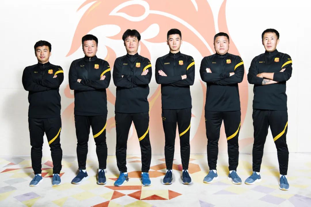 武汉卓尔教练组名单,2019年武汉卓尔足球队教练班子
