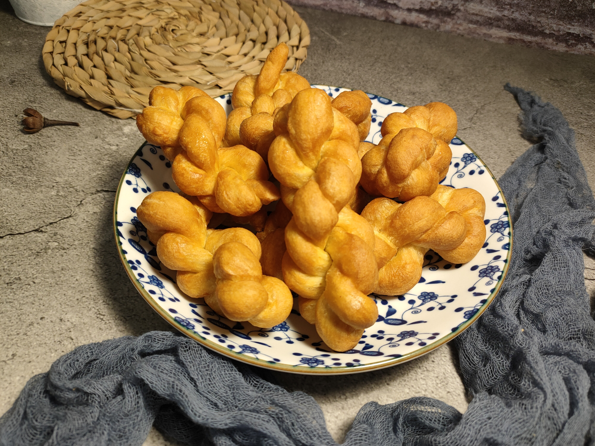 炸麻花放脆皮粉吗,炸麻花加泡打粉吗