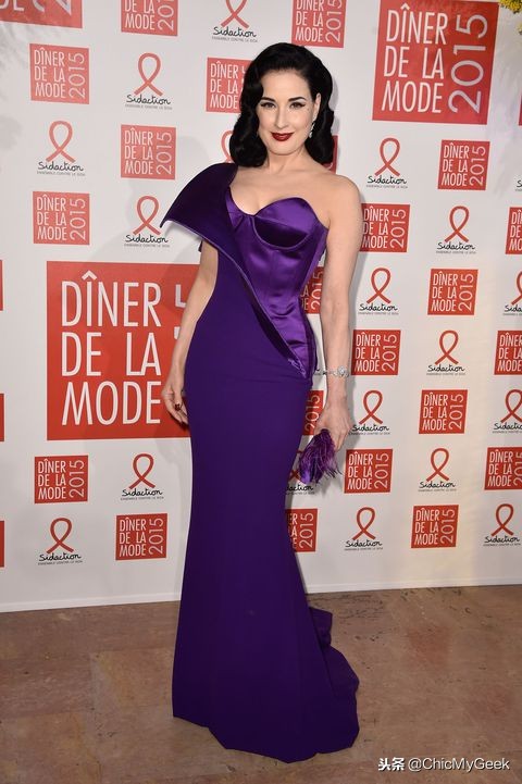 超越情色之上！全球最红脱衣舞娘，也是最优雅的女人