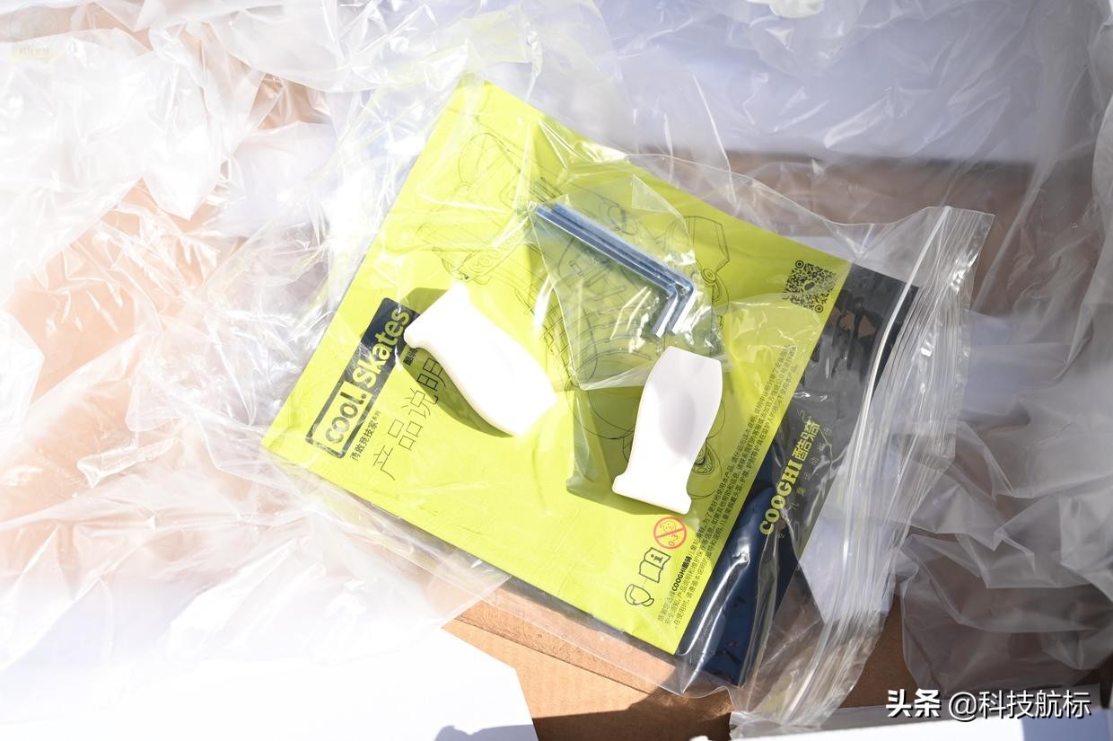 轮滑初学儿童版轮滑鞋,比较适合儿童用的轮滑鞋