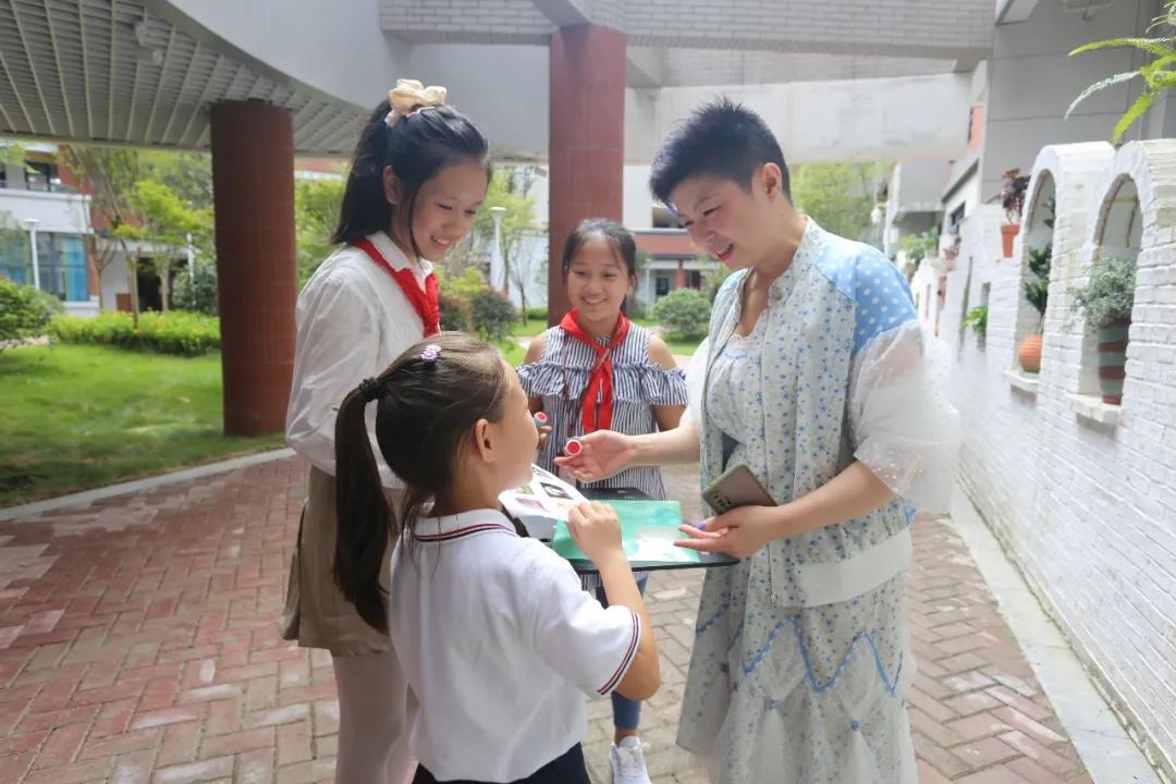 天府新区华阳小学：校园那么美，萌娃来打卡