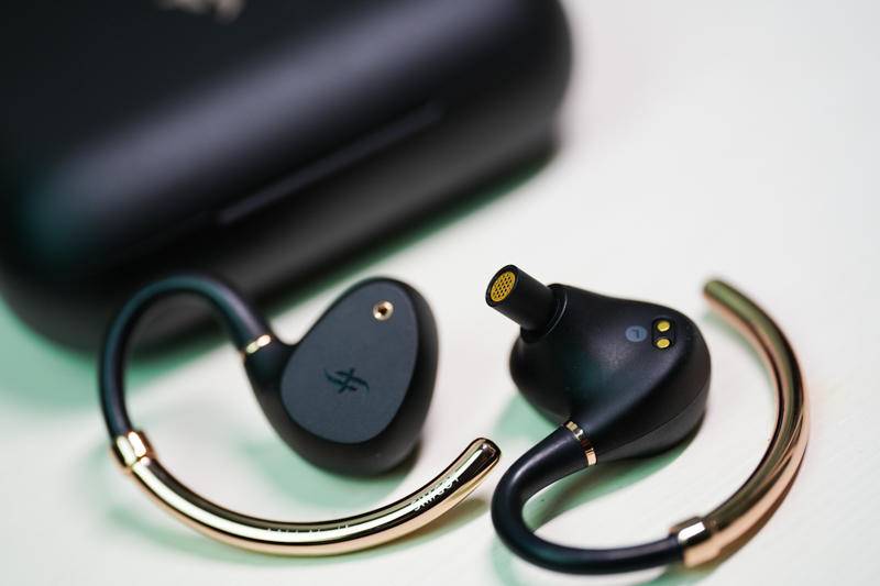 兴戈apt7耳机好吗,兴戈em2r和兴戈日蚀apt7对比