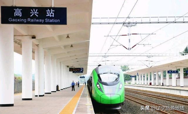 四川即将修建火车站的城市,四川有高铁的旅游小镇
