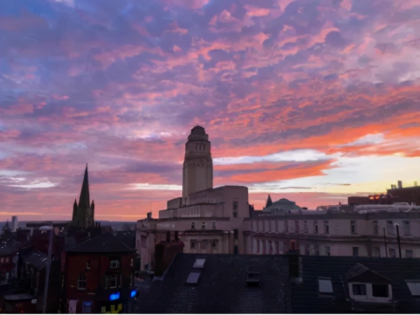 英国利兹大学值得读吗,留学英国利兹大学秋季