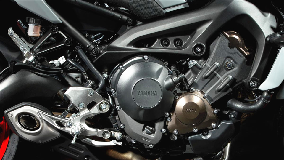 雅马哈mt-09发动机,雅马哈mt-09真的不适合新手吗