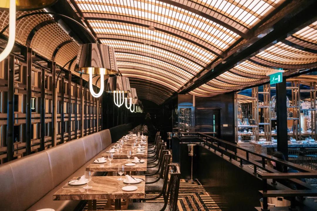 200块钱住北京,200块住酒店吃大餐