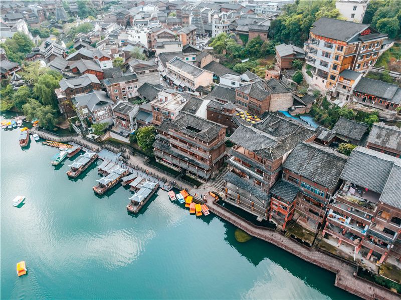 贵州除了千户苗寨还有其他玩的吗,贵州千户苗寨外的古镇