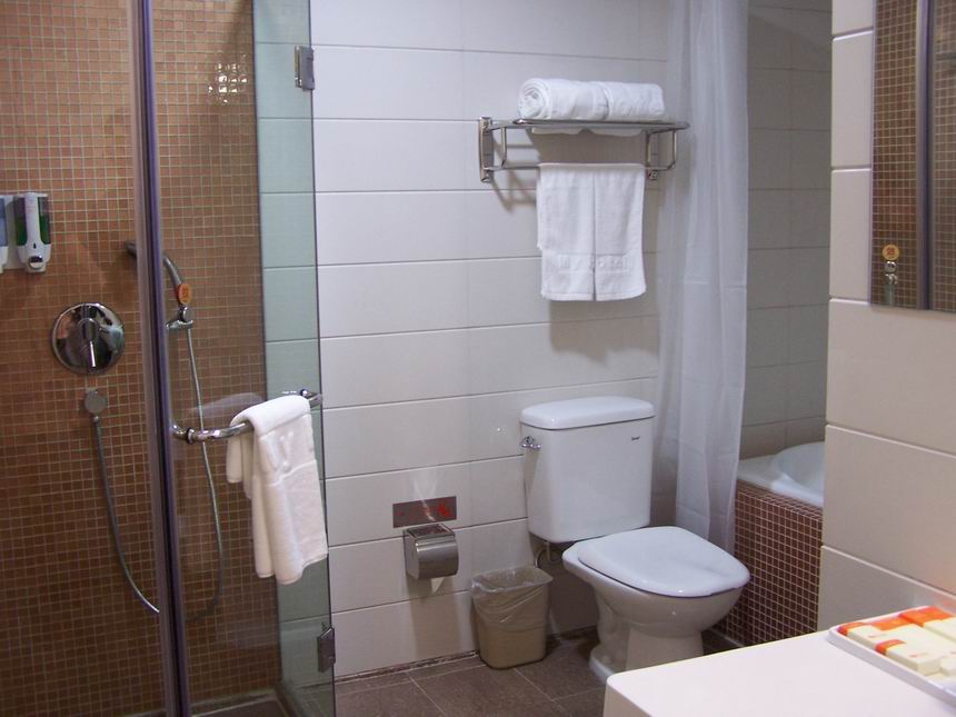 淋浴房五金配件设计,淋浴房的五金配件介绍