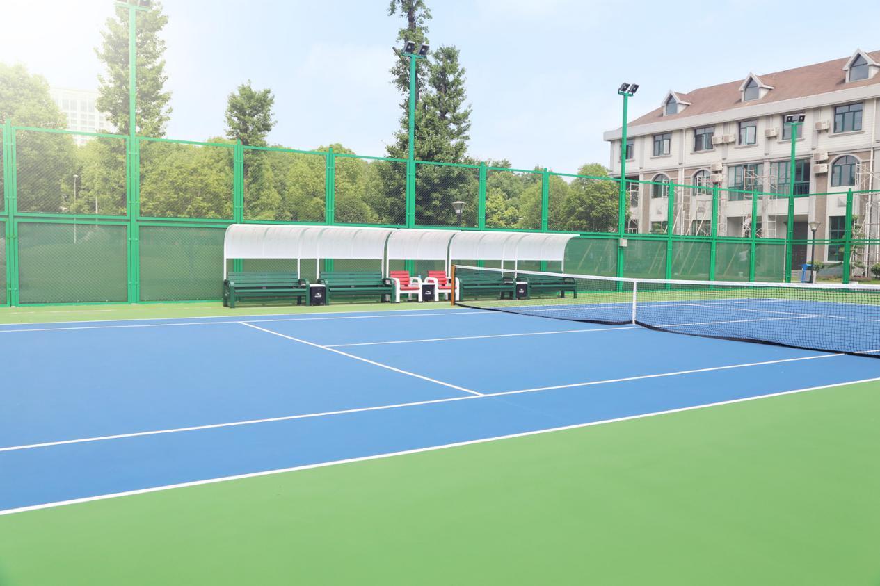 法网首轮，王雅繁惨遭横扫！网球照明的频闪该如何处理？