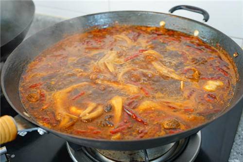 怎么做卤鸭掌好吃,没有卤料包怎么卤鸭掌鸭翅