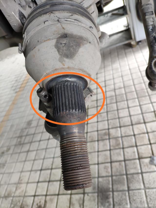 别克君越轴承坏现象,维修别克老款君越