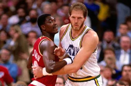 场均5.56帽！NBA又一大神去世！他的站帽太经典了