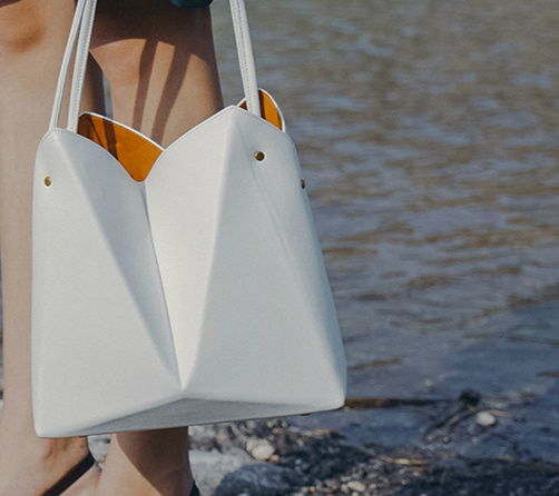 不要再背烂大街的双肩包了,别再背烂大街的轻奢包