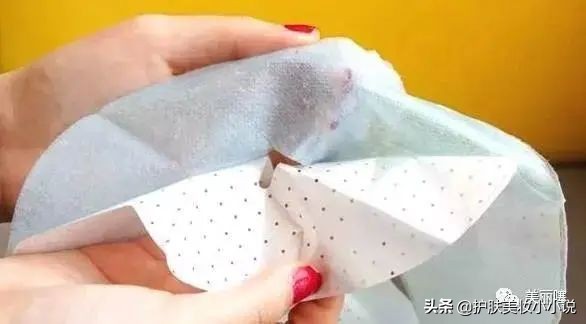 护肤：敷面膜时的面膜夹心纸你扔了吗？离职柜姐：果然是人傻钱多