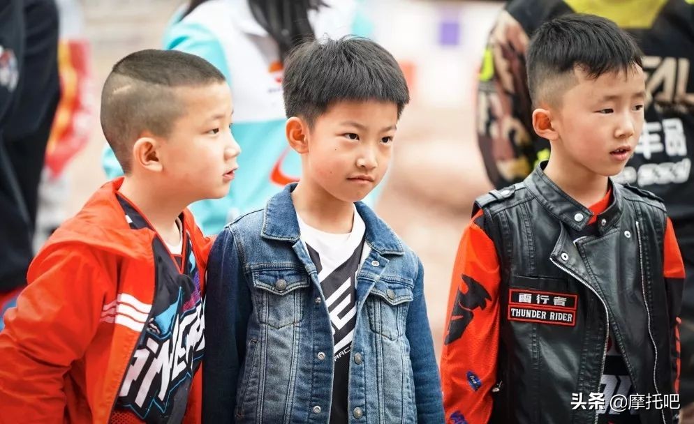 这摩托真好喝。。。不对....这酒真好骑！