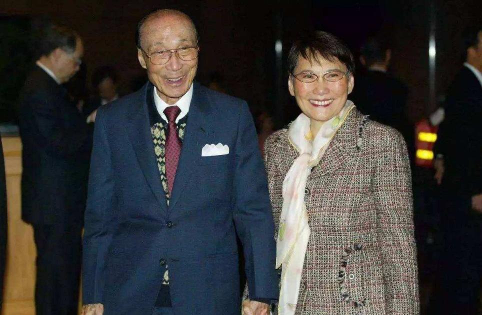 他是香港电影开山鼻祖也是东方好莱坞奠基人打造逸夫楼名留青史