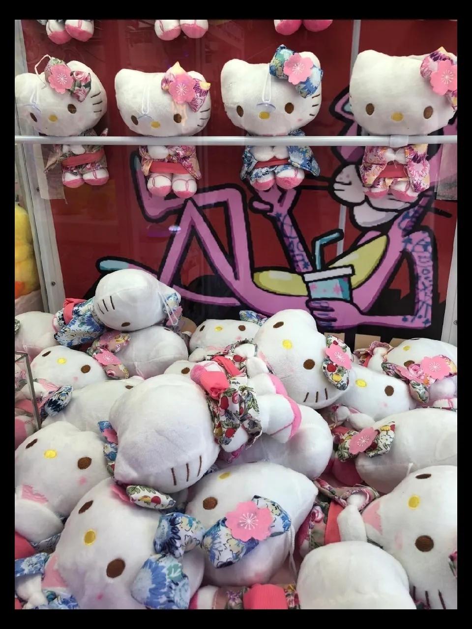 米奇轻松熊,皮卡丘毛绒公仔抓娃娃机