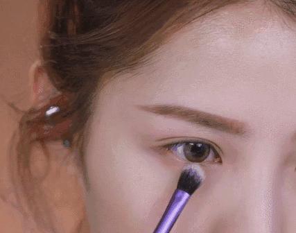 眼妆上妆显脏怎么办,眼妆涂法技巧