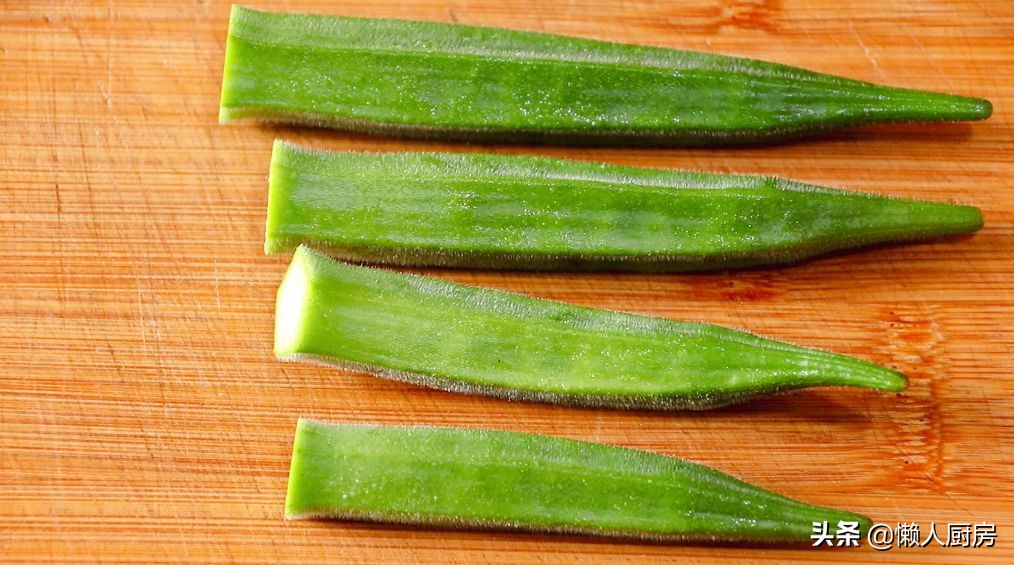 秋葵怎样炒才不会变色呢,秋葵不焯水直接炒能吃吗