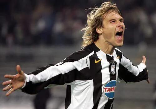 内德维德实况足球什么位置,实况足球传奇内德维德数据