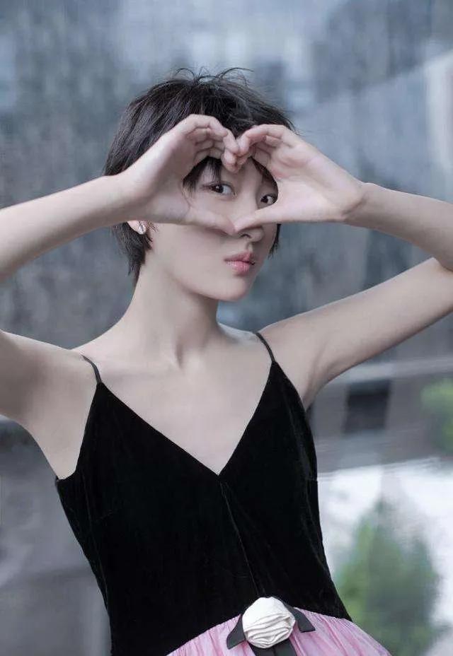 周冬雨过去的小粗腿,小粗腿逆袭