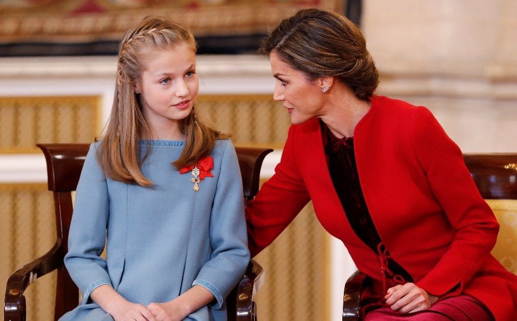 西班牙俩公主差几岁,西班牙公主两姐妹谁漂亮