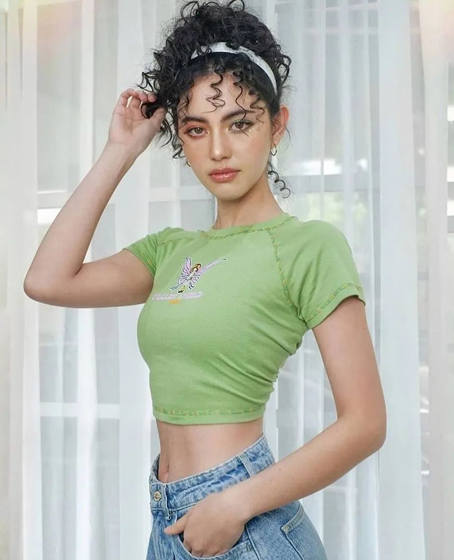 甜美系穿搭博主女推荐,适合学生党甜辣穿搭博主