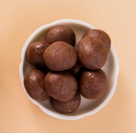 小孩晚上蹬被子是什么原因,小孩夜间频繁蹬被子