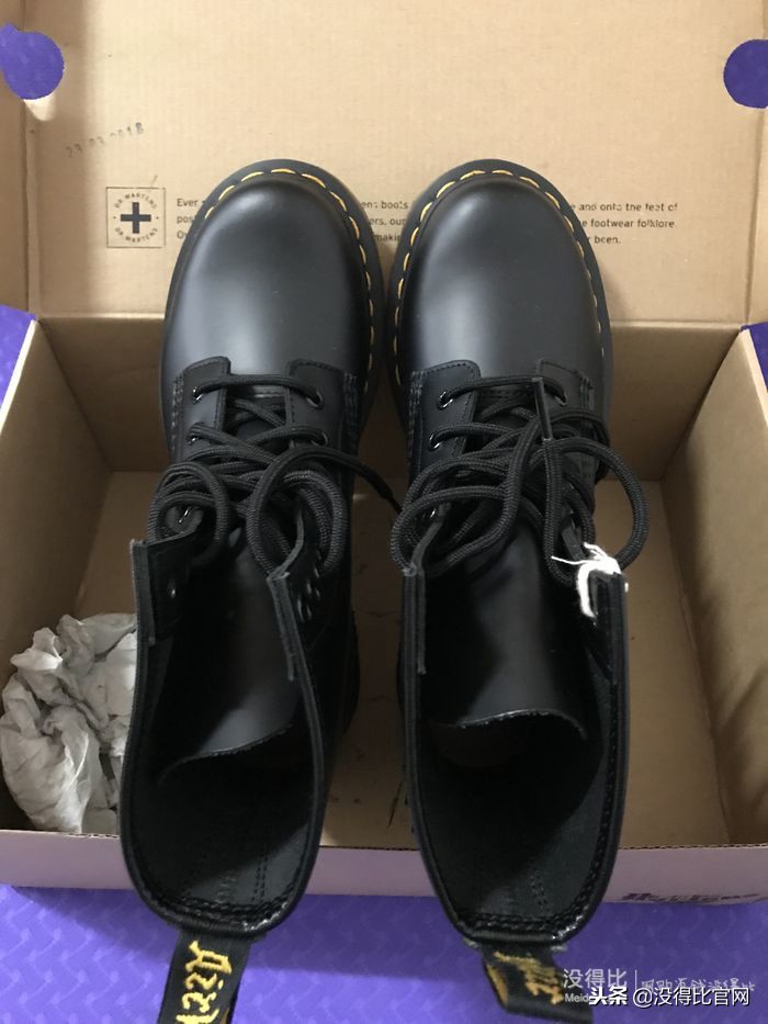 drmartens马丁靴冬季穿搭,drmartens马丁靴经典款搭配