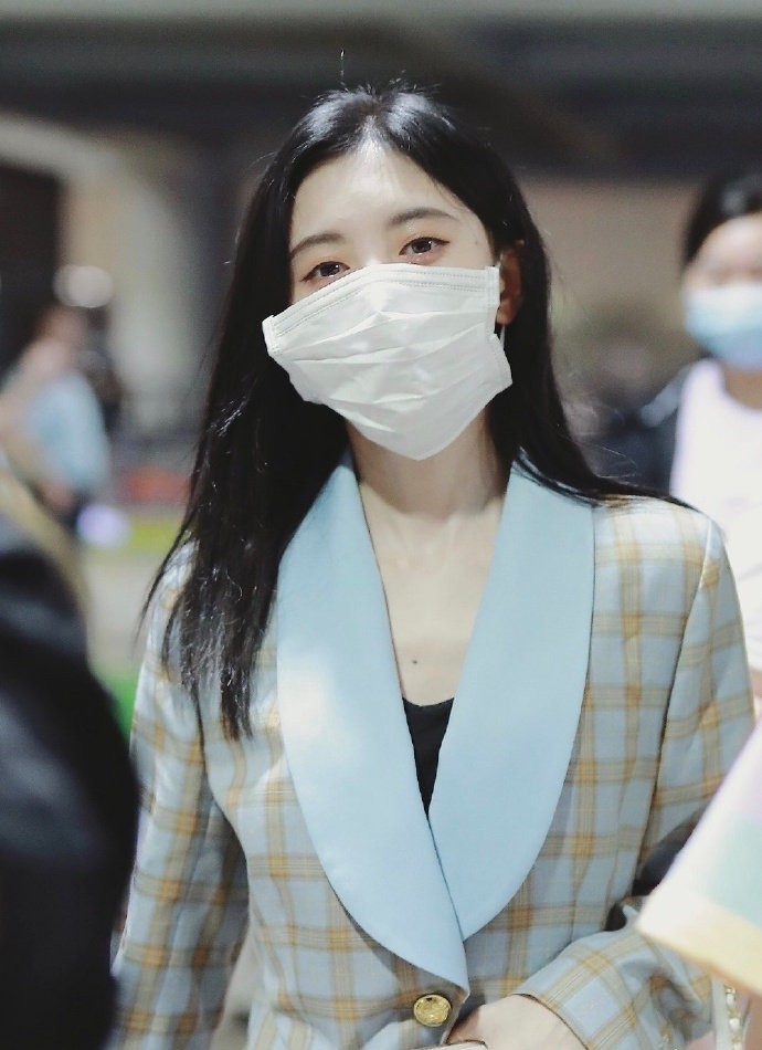 四千年美女鞠婧祎参加综艺垫肩,鞠婧祎澄清垫肩视频素材