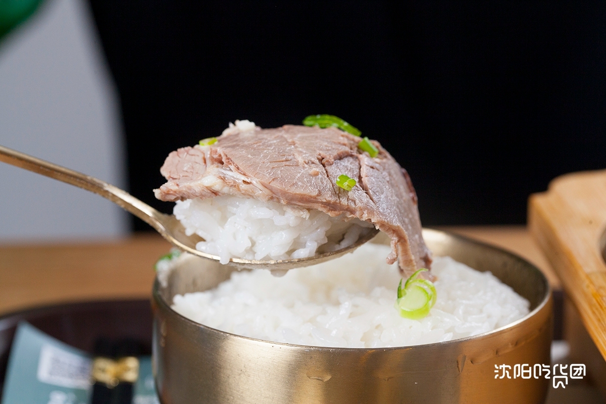 零宣传登小吃榜NO.1！这碗牛肉汤饭究竟神在哪？