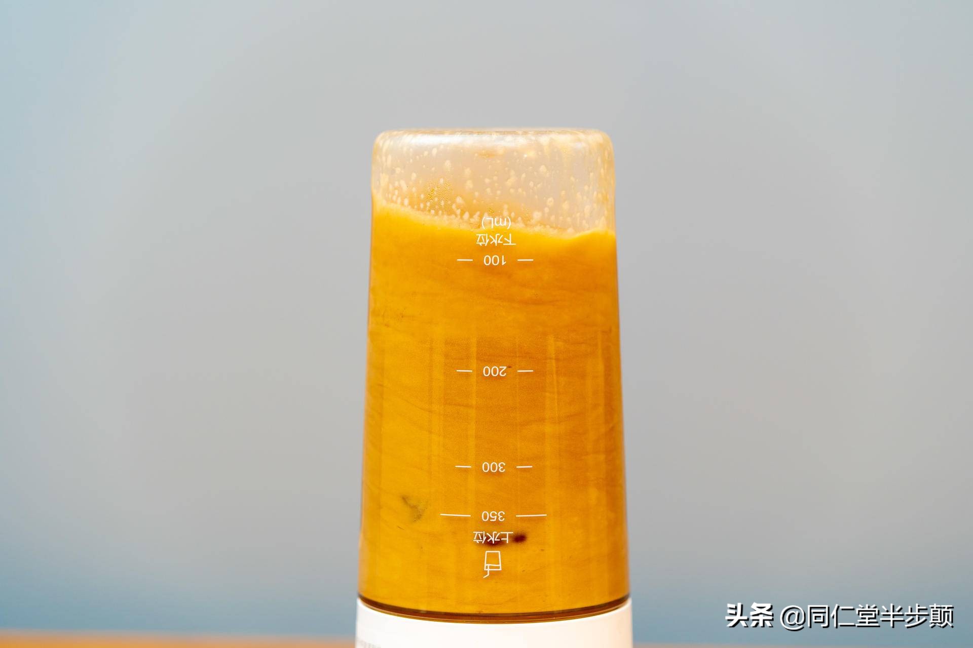 怎么用榨汁机榨果汁,如何用榨汁机榨出一杯好吃的果汁