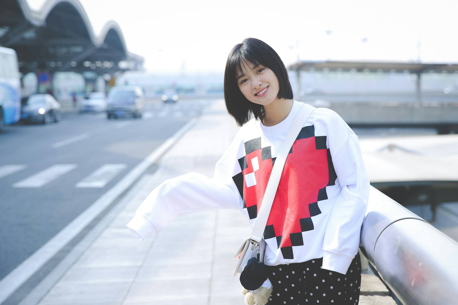 脸大肩厚怎样穿衣显瘦,脸大怎么穿显瘦